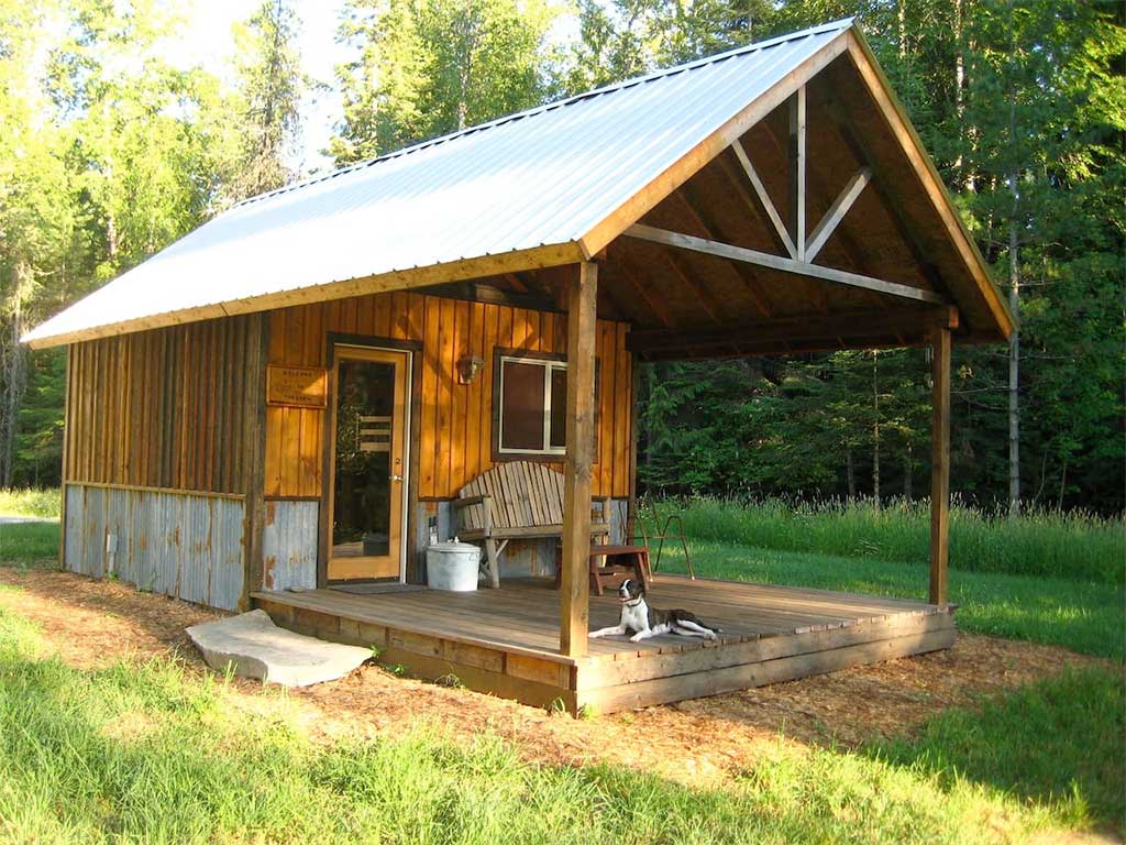 Twin Cedars Vacation Rental - Camping Cabin - International Selkirk Loop